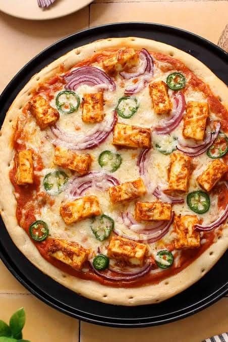 Tandoor paneer pizza